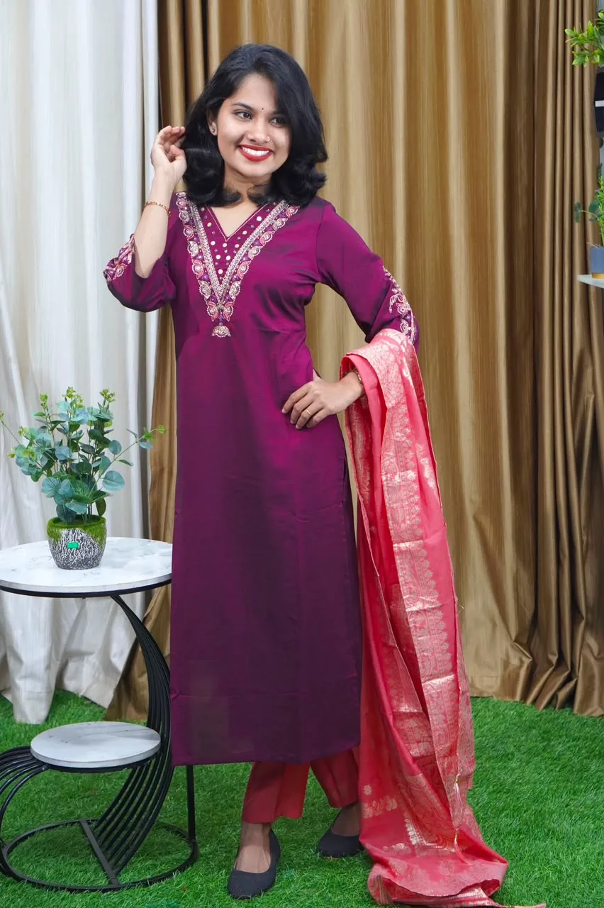 KURTIS SET