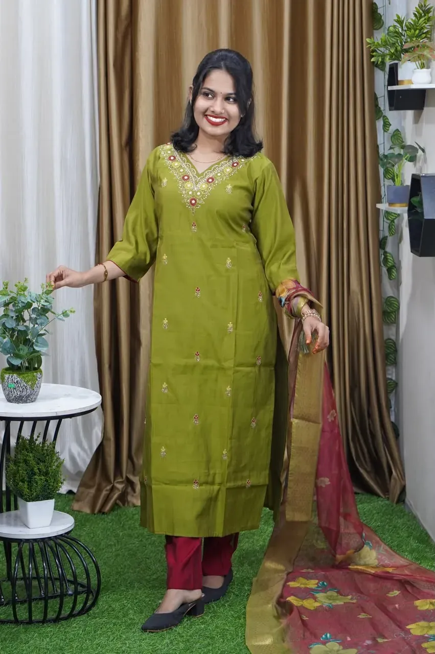 KURTIS SET