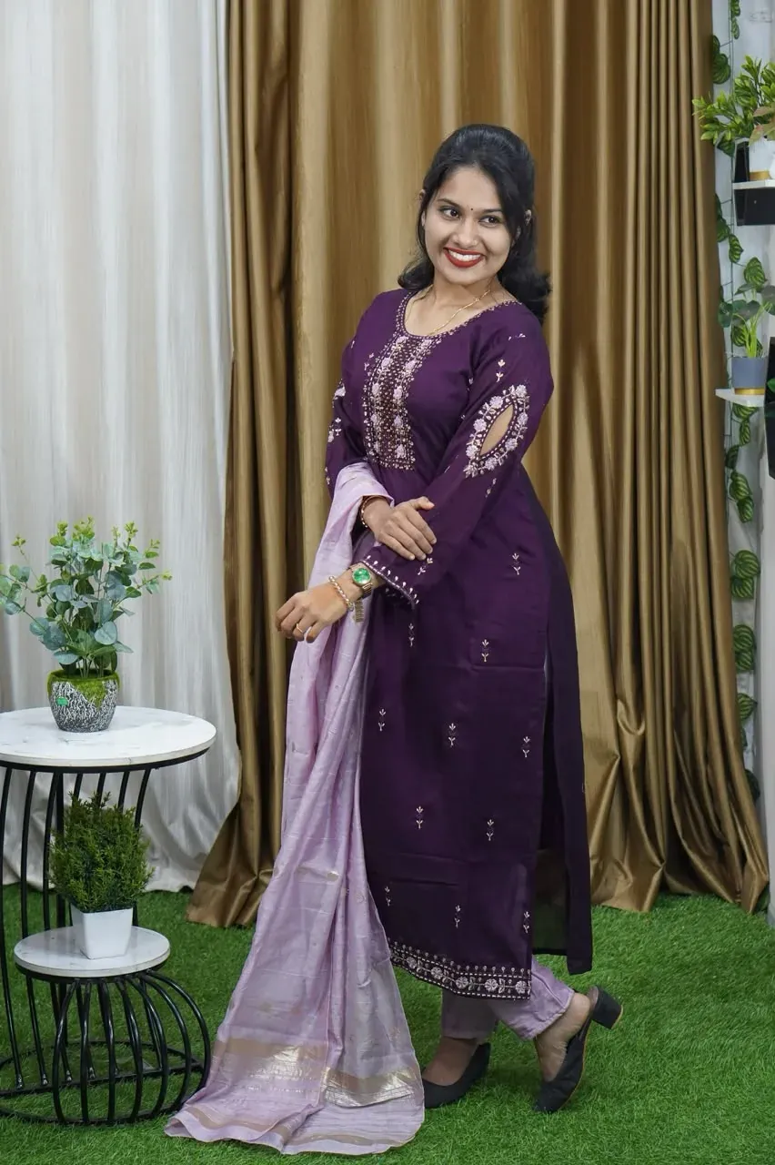 KURTIS SET