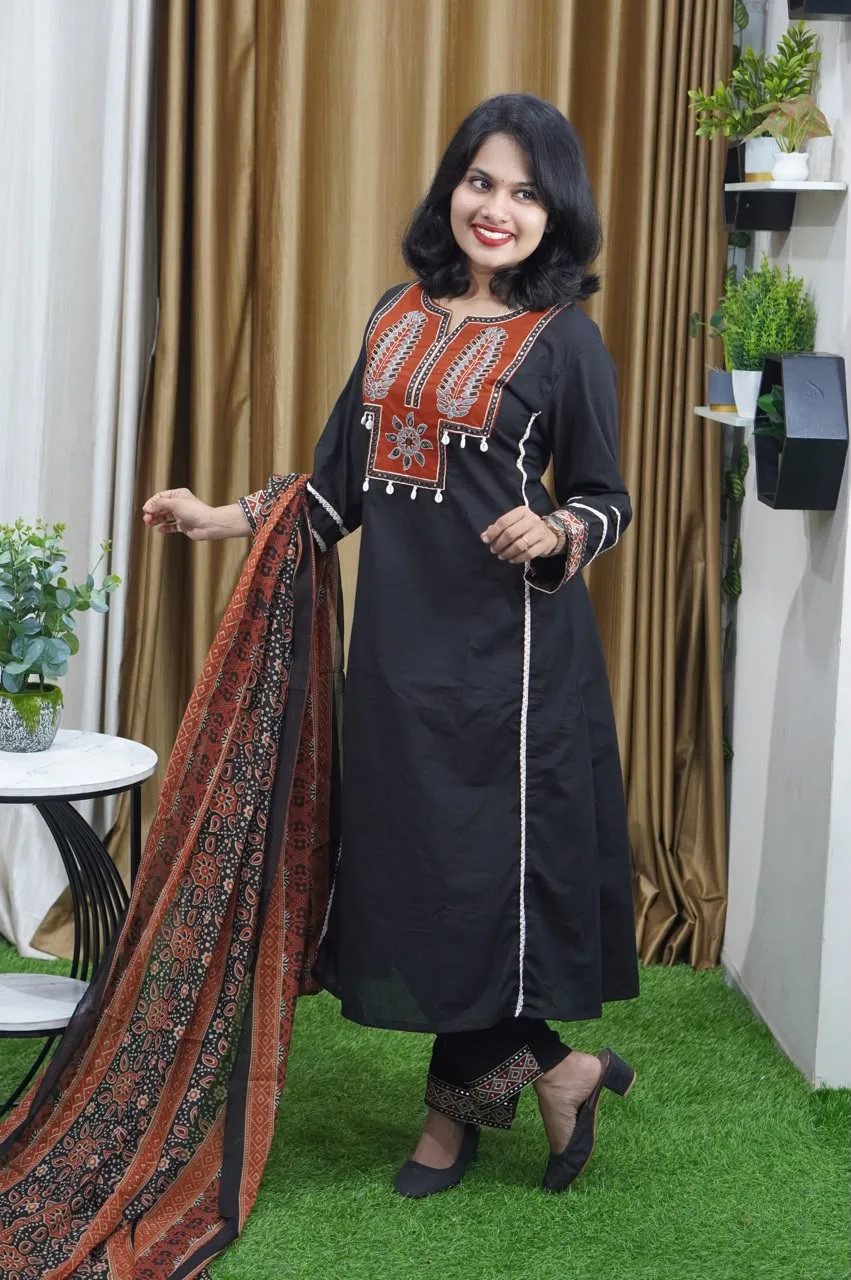 KURTIS SET